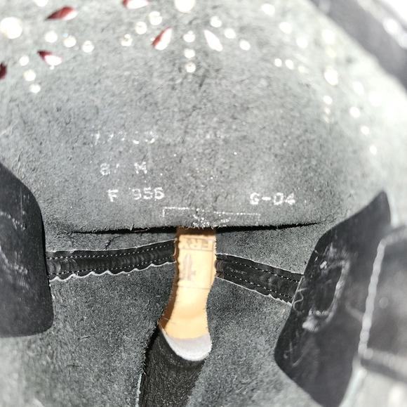 FRYE VINTAGE BLACK 77700 LASER FLORAL STUDDED HARNESS BIKER MOTO BOOT WMS SZ 8D - Picture 11 of 16